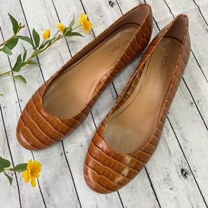 NWT VIONIC Hannah Ballet Flat SHOES (run small)